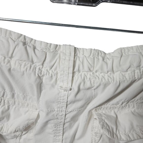 Mens White Cargo Shorts With Multiple Pockets & Elastic Waistband - Picture 7 of 9
